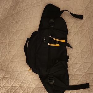 Waist bag ton of pockets